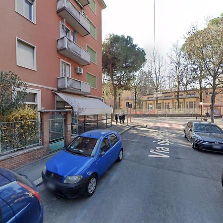 Spacious Three-Room Apartment In Saragozza Bologna Exteriör bild