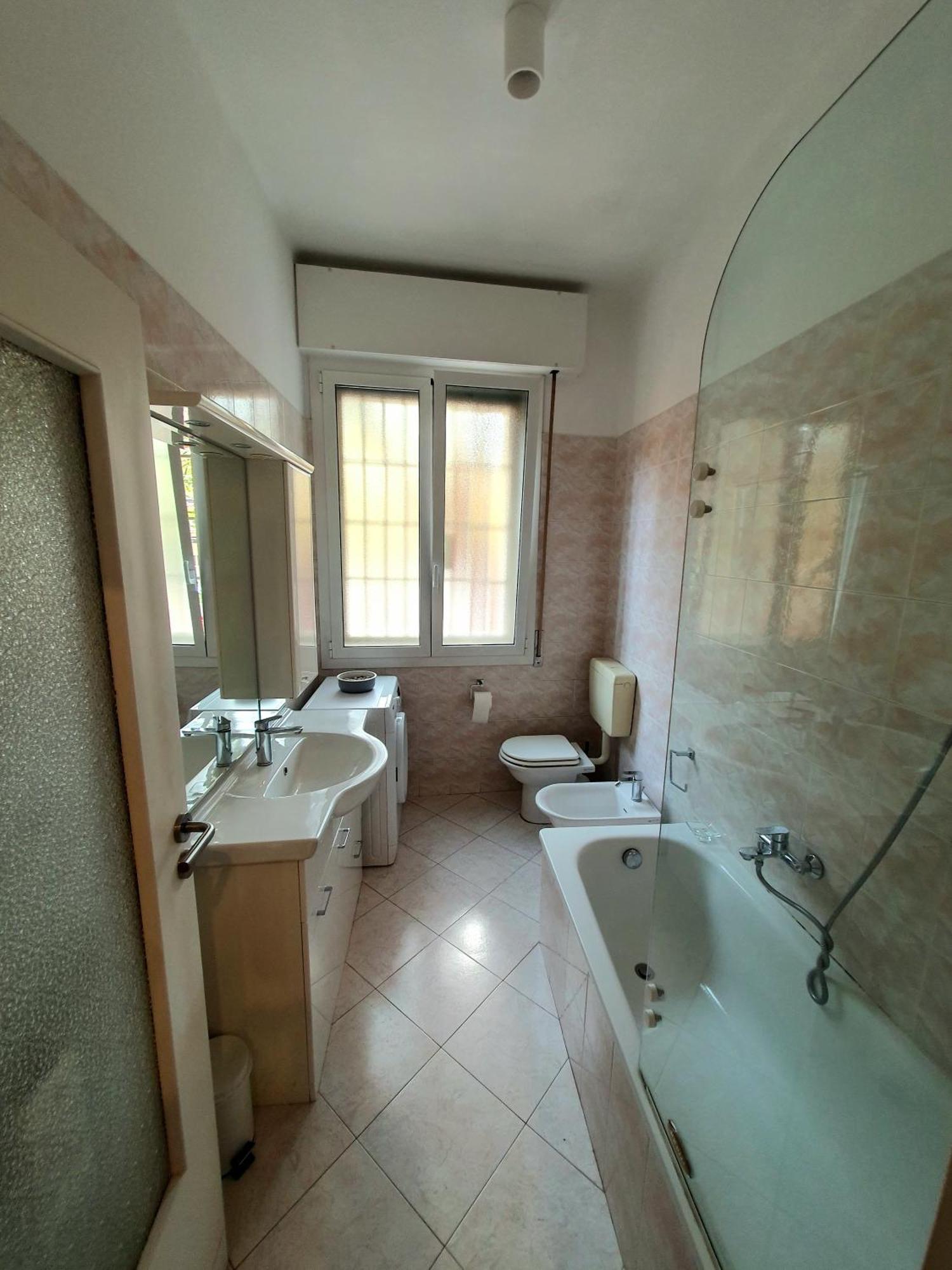 Spacious Three-Room Apartment In Saragozza Bologna Exteriör bild