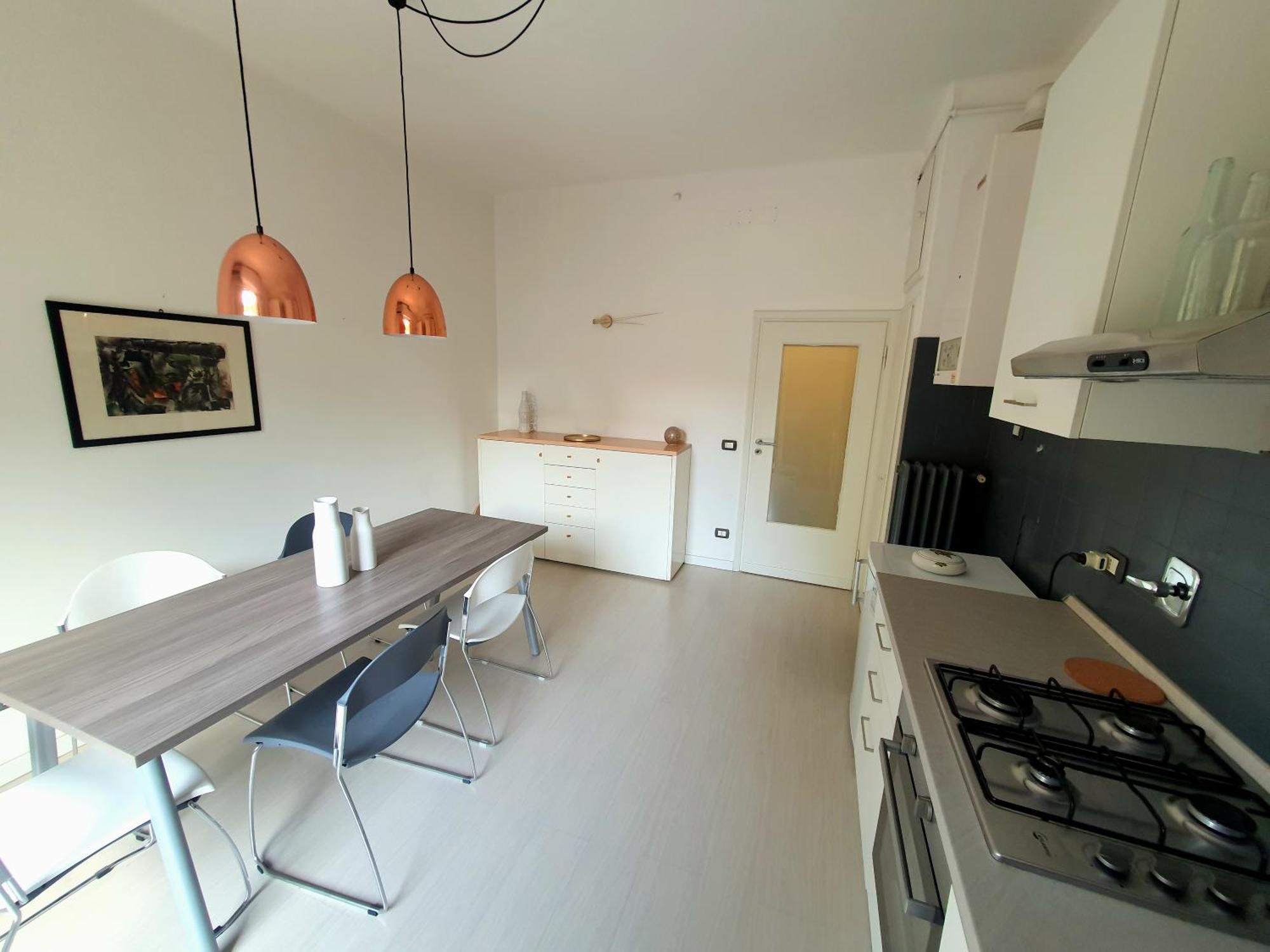 Spacious Three-Room Apartment In Saragozza Bologna Exteriör bild